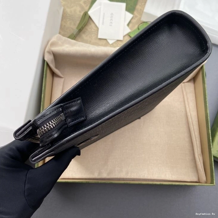 65779 Gucci Clutch Bags Functional 0824